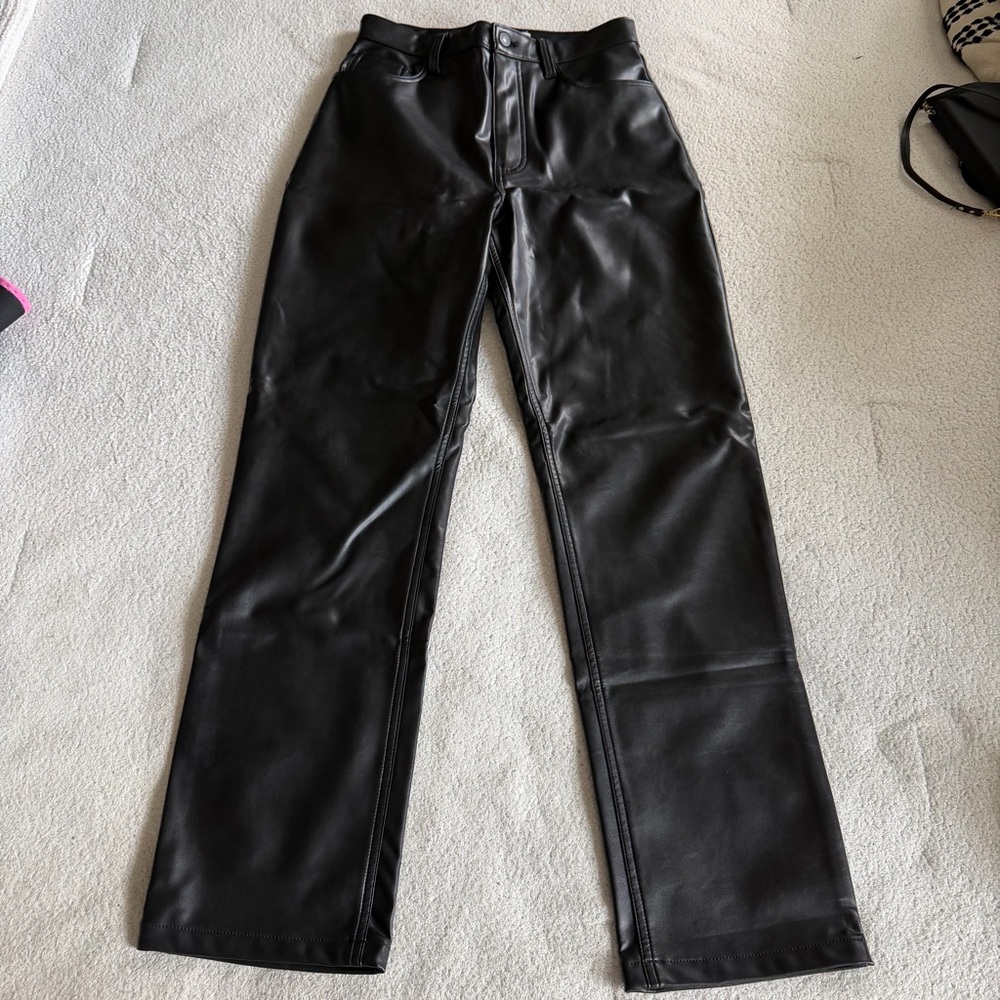 ABERCROMBIE The Ultra High Rise Vegan 90’s Straight